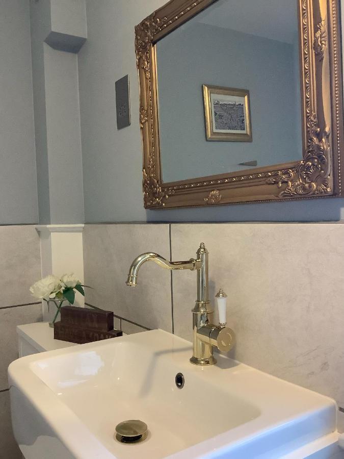 Humphries Cross Apartments 라이 외부 사진